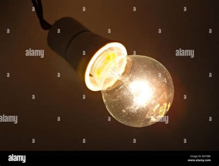 Are incandescent light bulbs being phased out?