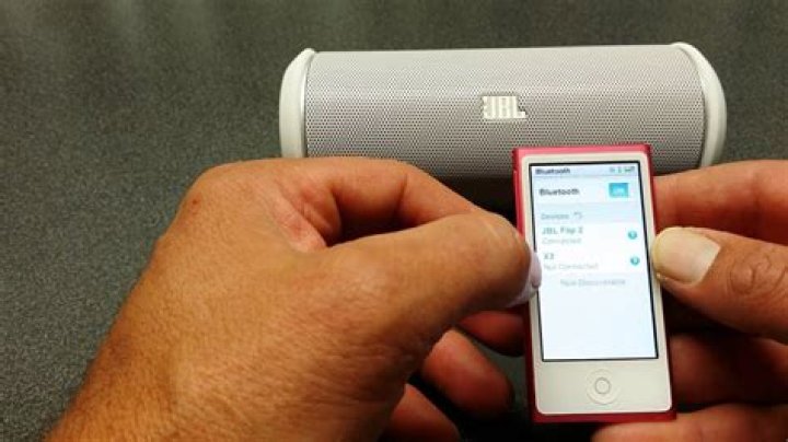 Does iPod nano 7 have speaker?