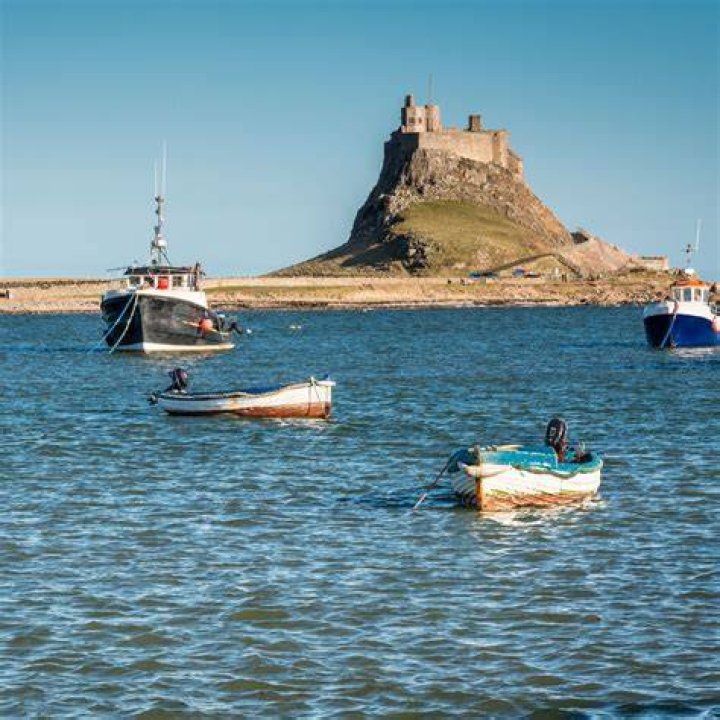 Does it cost to go to Holy Island?