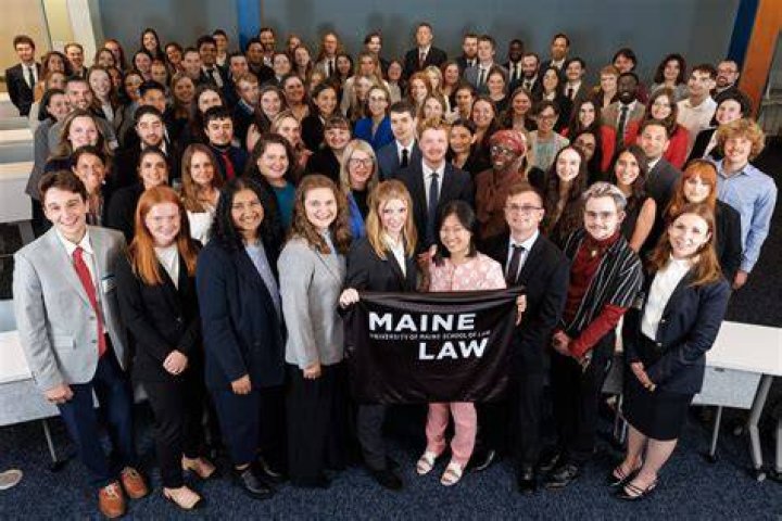 Does University of Maine have a law school?