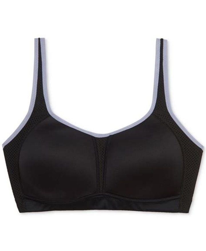 Does Wacoal Sports Bra run small?