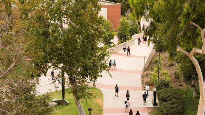How big is the campus at Csulb?