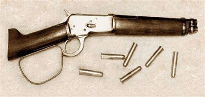 How many rounds does a Mares leg hold?