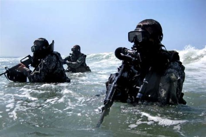 Is Navy Diver special forces?