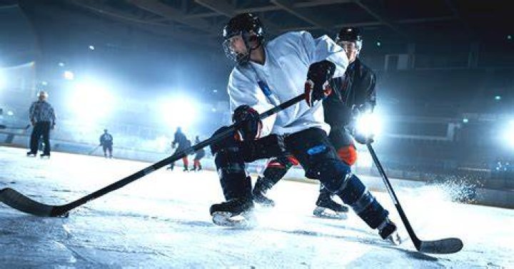 What are the basics of ice hockey?