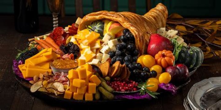 What do you put in a cornucopia?