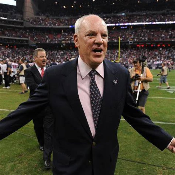 What is Bob McNair net worth?