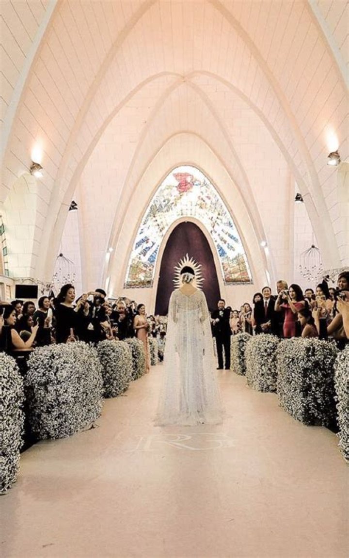 What is the most popular wedding hymn?