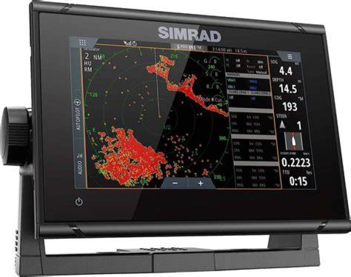 What transducer comes with Simrad GO7?