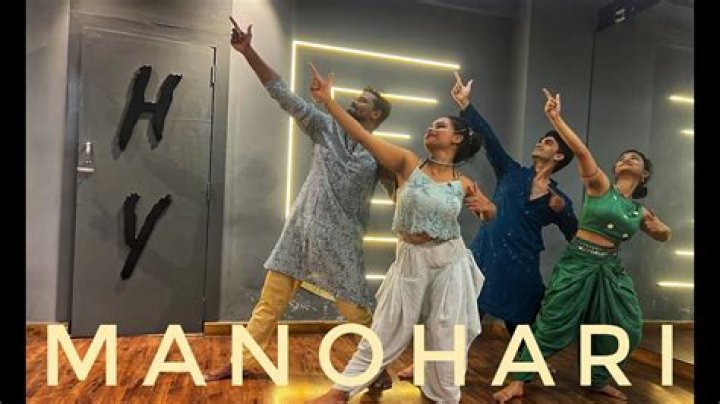 Who are the dancers in manohari song?