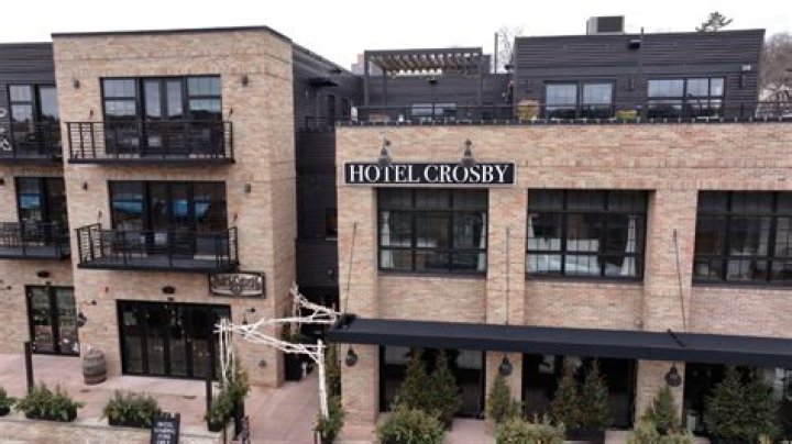 Who owns hotel Crosby in Stillwater?