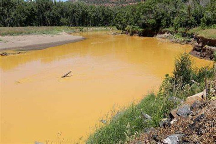 Who was responsible for the 2015 Gold King Mine waste water spill?